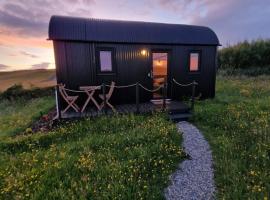 Wild Meadow Huts, hotel a Doolin