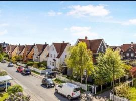 Flot stort hus i Valby udlejes!, hotel in Kopenhagen