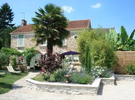 Gîtes Le Petit Nailly, self catering accommodation in Magny-les-Hameaux