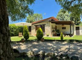 Casita Rural de Campo con Jardín Privado, cottage a El Berrueco