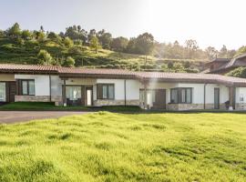 Apartamentos Cuetumerin, hotel bajet di Cangas de Onís