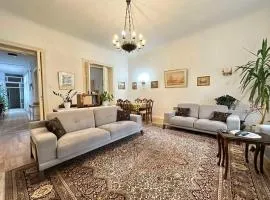 The Best Location salon apartment with main street view