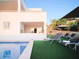 VILLA ROMEO 2km FROM IBIZA TOWN AND 1km FROM TALAMANCA BEACH