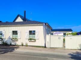 Guest House Tullgatan 24, hotel di Borgholm