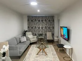 ADELAIDE CENTRAL APARTMENT - 3BR, 2BATH & CARPARK