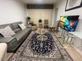 ADELAIDE CBD APARTMENT - 3BR, 2BATH & CARPARK