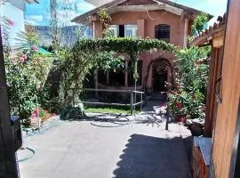 Casa De Las Flores Urubamba Valle