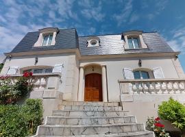 Stunning House 5-Bedrooms for 9P- 20min from Paris, hotell sihtkohas Le Blanc-Mesnil