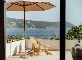 Savina Beachfront Oasis, hotell i Herceg-Novi