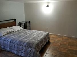 Le1226-Private Basement with WIFI and Free Parking, hotel din Edmundston