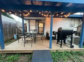 2 Bedroom Duplex with King Suite near AT&T Stadium