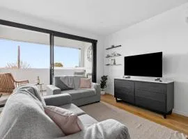 Retreat on Bellerine I 2BR Apartment I Geelong CBD