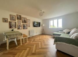 Cosy Central Flat with Parking: Bangor şehrinde bir otel