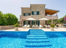 Villa Petmat - with private pool and 6 bedrooms