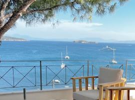 Korifi by halu!, Villa with sea view, vila di Skiathos Town