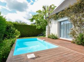 Zen Cottage - Maison pour 2 avec piscine partagée, hotel in Louvigny