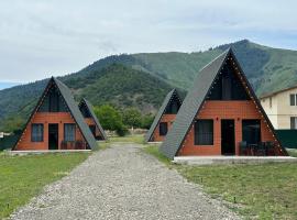 Emerald Cottages, hotel in Borjomi