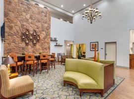 Best Western PLUS Hobby Airport Inn and Suites, hotel di Houston