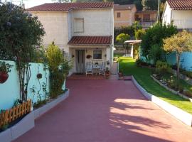 Charming house in O Rosal with garden and spa, hotel a Baiona