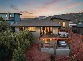 Sedona Modern Living with 5 Balconies and Hot Tub