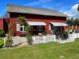 Marielyst, idyllisk feriehus 800m fra torvet，位于博托比的酒店