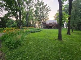 Chalet Ile-Bizard for PGA President's Cup 2024, khách sạn ở Montréal