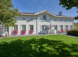 Apartment mit Gartenblick und Terrasse: Baden şehrinde bir otel