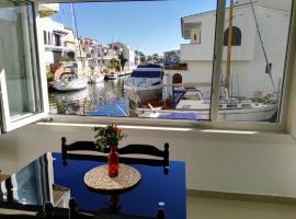 Waterside Apartment - Two Bedroom, hotel in Empuriabrava