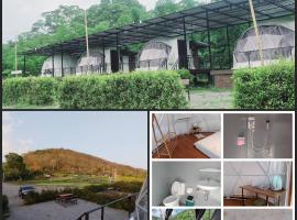 River hill khaoyai camping, hotel povoľujúci pobyt s domácimi zvieratami v destinácii Pong Talong