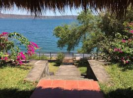 Villa La Giralda - Lakefront - Pool - View - Relaxation Haven, hotell sihtkohas Masaya