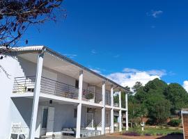 GARDEN HOLiDAY, hótel í Antsirabe