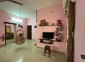 Malar service apartment