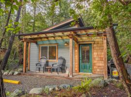 Fernbridge Cottages, chalet i Ucluelet