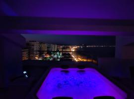 Luxury Penthouse, hotel em Durrës