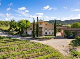 Gîte Mimosa au milieu des vignes, hotel en Les Arcs sur Argens