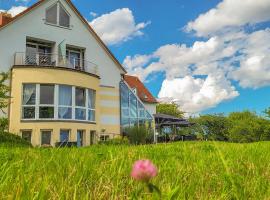 Inselhotel kleiner Bodden, hôtel à Buschvitz