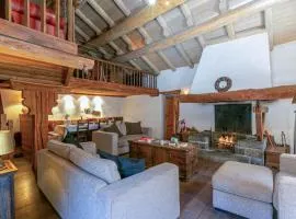 Chalet 17°C restauré, 4 ch, au cœur du vieux Val-d'Isère, grande cheminée, proche pistes, parking, WiFi - FR-1-694-358