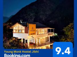 Young Monk Hostel & Cafe Jibhi, hotel in Jibhi