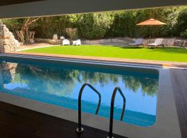 Poolside Suite - Piscina aquecida-Quinta da BellaVista, hotel v destinaci Santarém