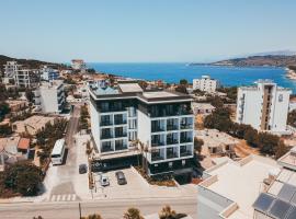 Monun Hotel, hotel na plaži u gradu Ksamil