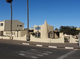 DESERT DREAMS BED and BREAKFAST CC, lavprishotell i Walvis Bay