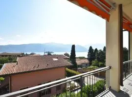 Close to the lake, with panoramic balconies