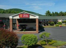 Clarion Inn & Suites at the Outlets of Lake George – hotel w mieście Lake George