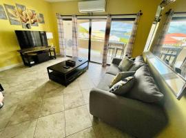 Couples Getaway 1bed 1bath Condo In Red Hook, хотел в Nazareth