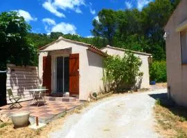 Studio charmant avec piscine partagee a Draguignan 42 m²