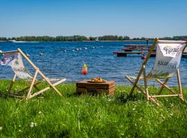 Stare Sady Chillout Rooms "Pod Jabłoniami", hotel u gradu 'Mikołajki'