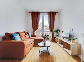 Cozy Apartment 2Bdr-4P - in the Heart of Suresnes