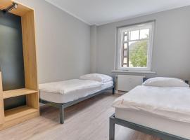 2A Neu renoviert 3 Zi Whg 5 Betten 43,41qm, hotel in Schwedt