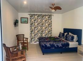 A TOMO MAI HOMESTAY, Close to Airport, Private Bathroom Free Parking and WiFi with Hight Connection and BREAKFAST OPTIONAL, hótel í Faaa