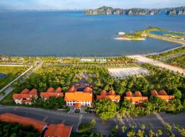 Tuan Chau Resort Ha Long, курортний готель у місті Халонг